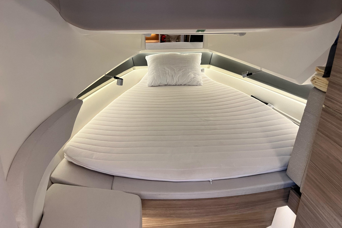 Luxury Yacht for Charter 6