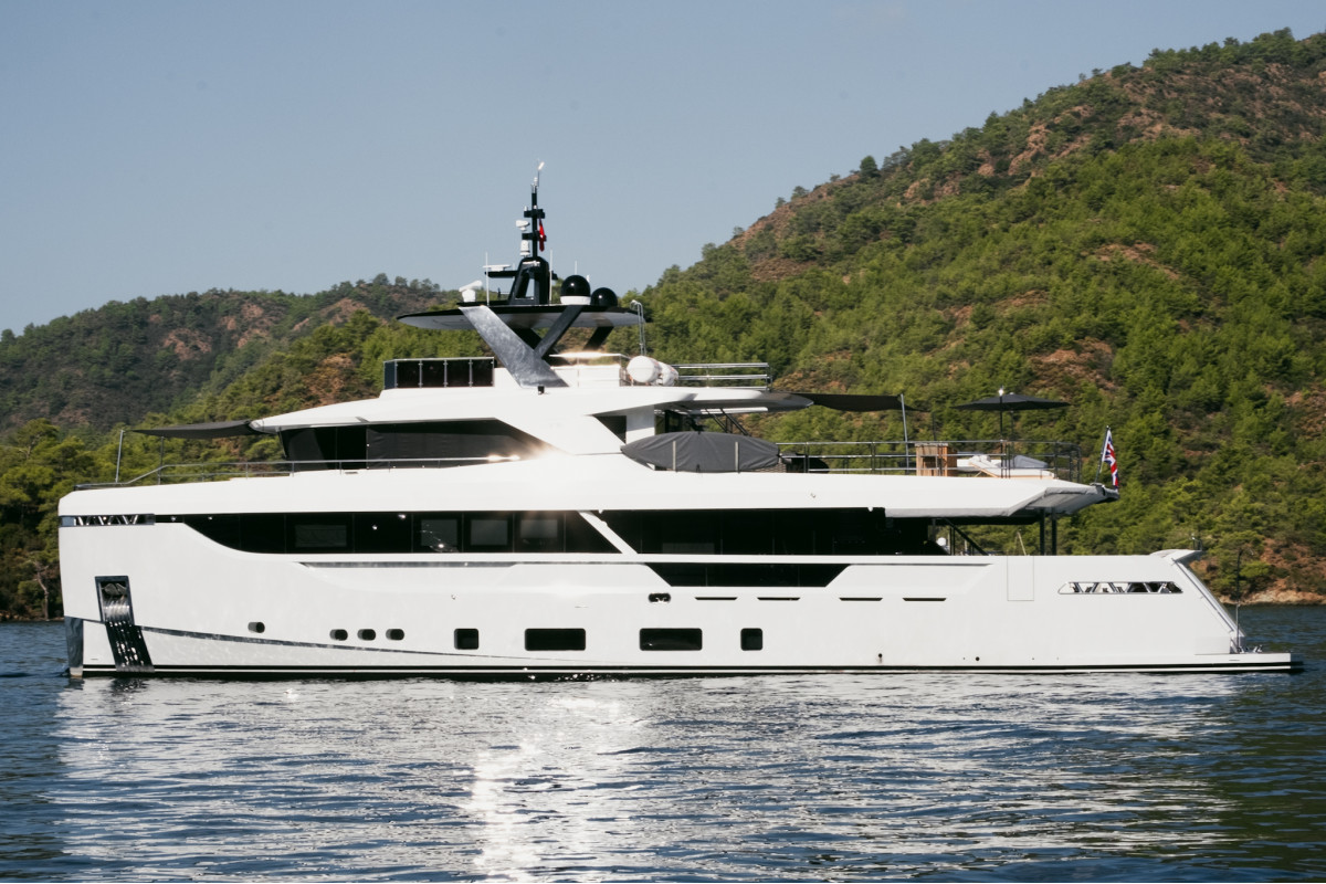 Luxury Yacht for Charter 1