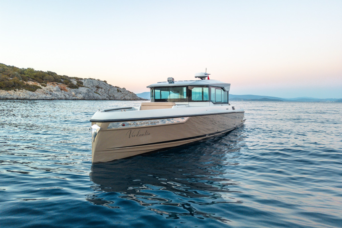 Luxury Yacht for Charter 4