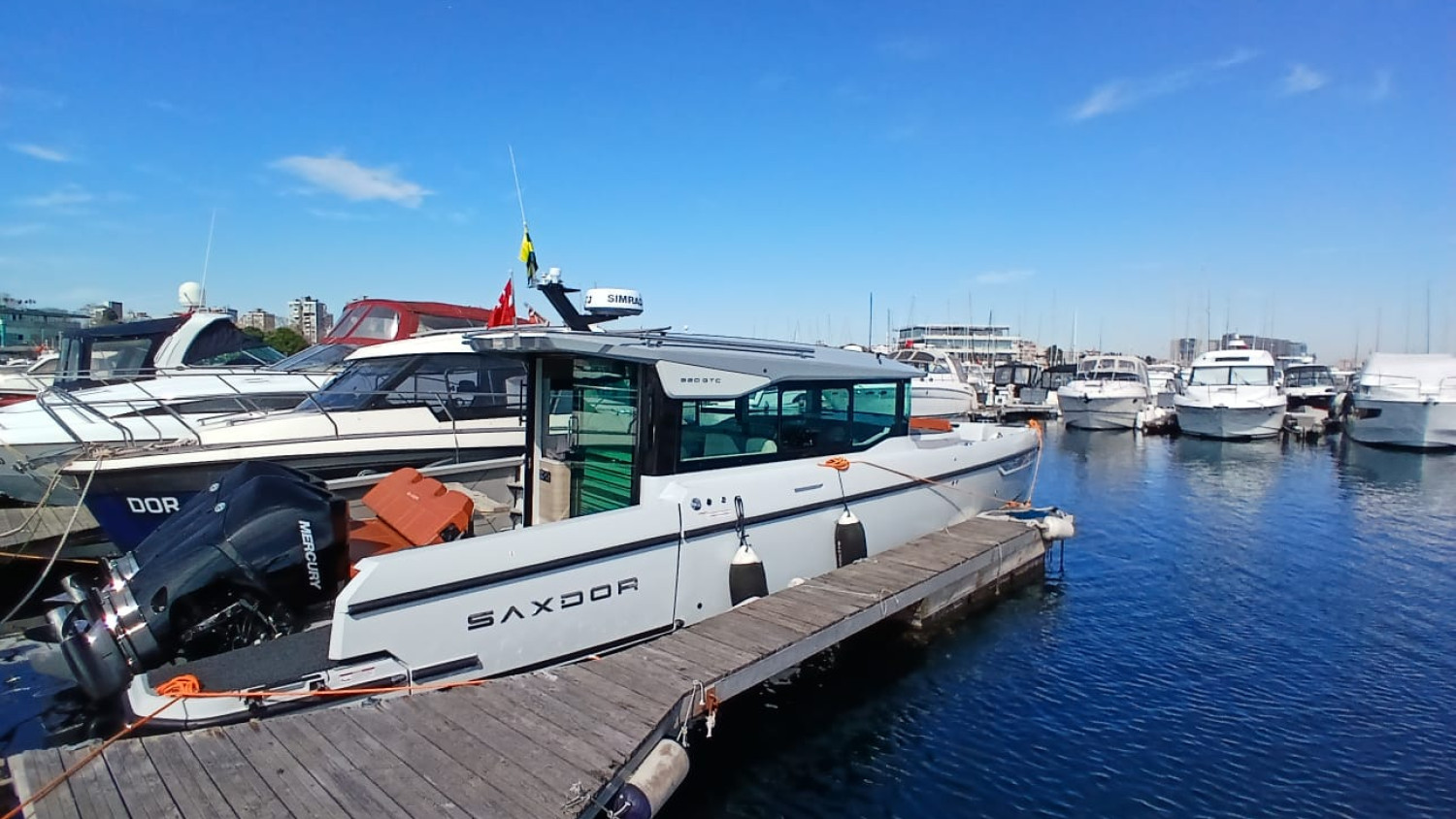 Saxdor 320GTC — Day boat