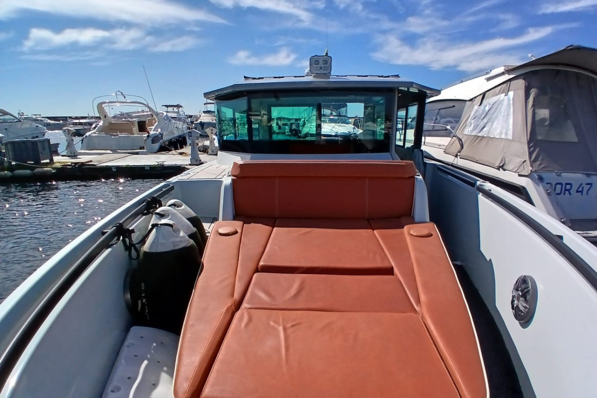 Luxury Yacht for Charter 3