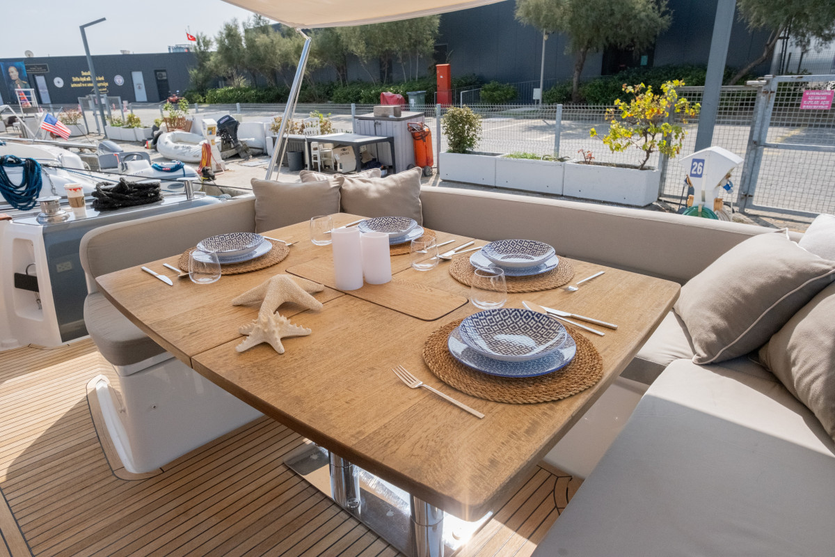 Luxury Yacht for Charter 4