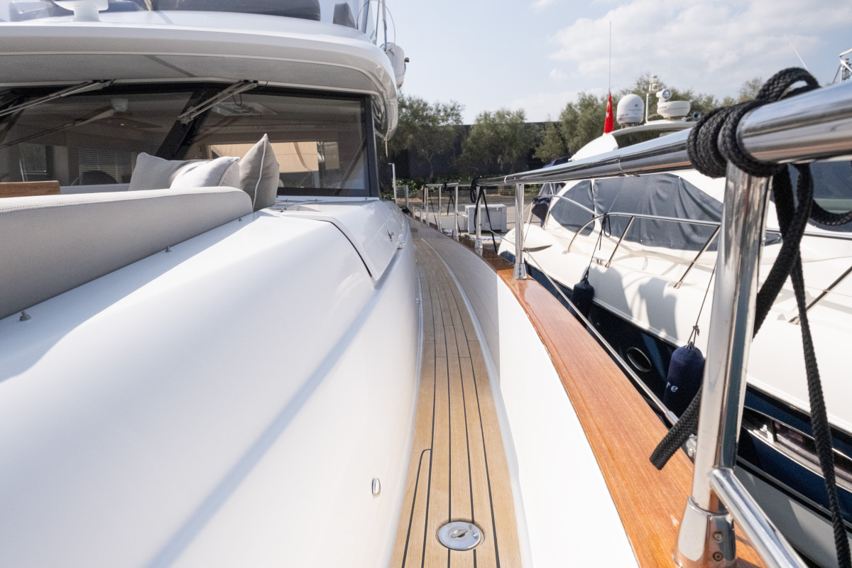 Luxury Yacht for Charter 5