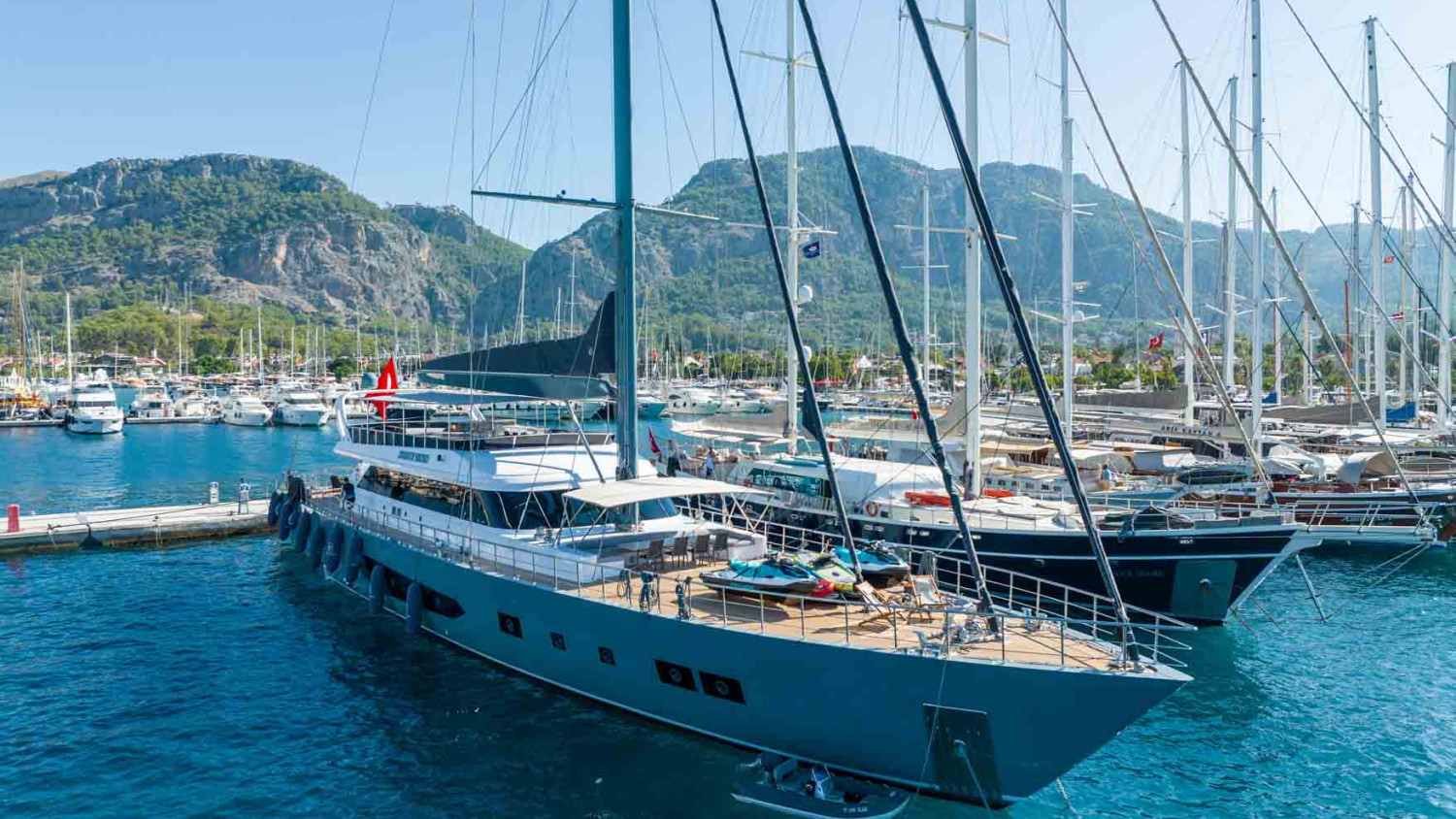 Luxury Sailing Yacht  Charter: North Wind