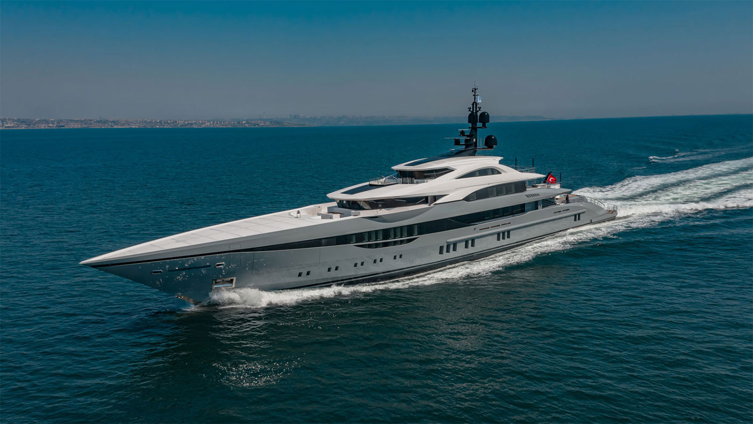 Luxury Motor Yacht Charter: Tati̇ana