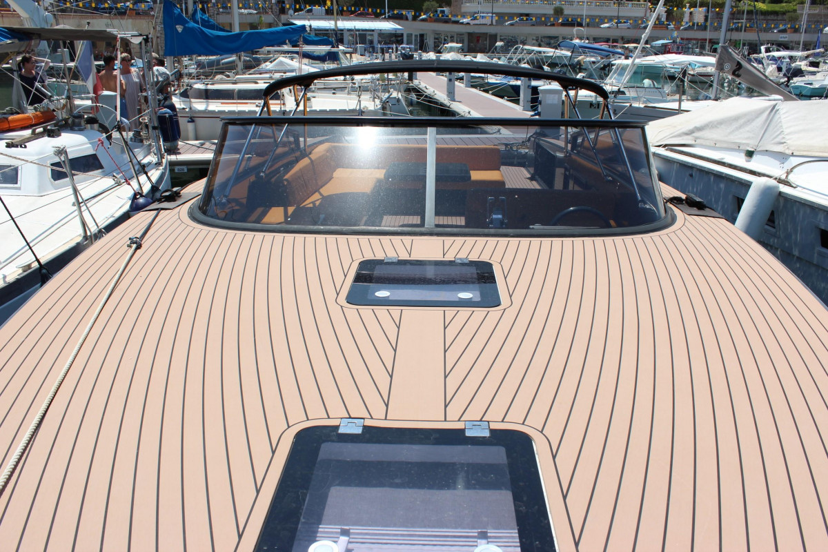 Luxury Yacht for Charter 4