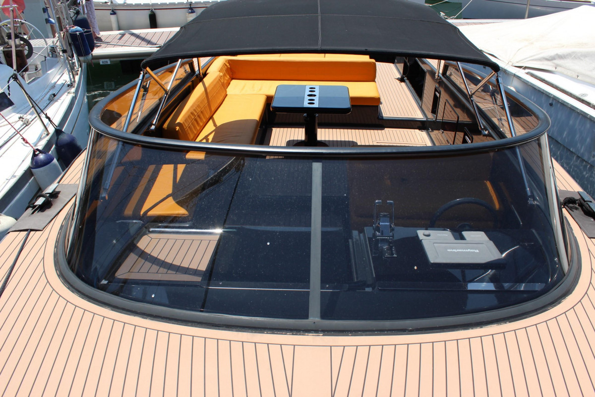 Luxury Yacht for Charter 5