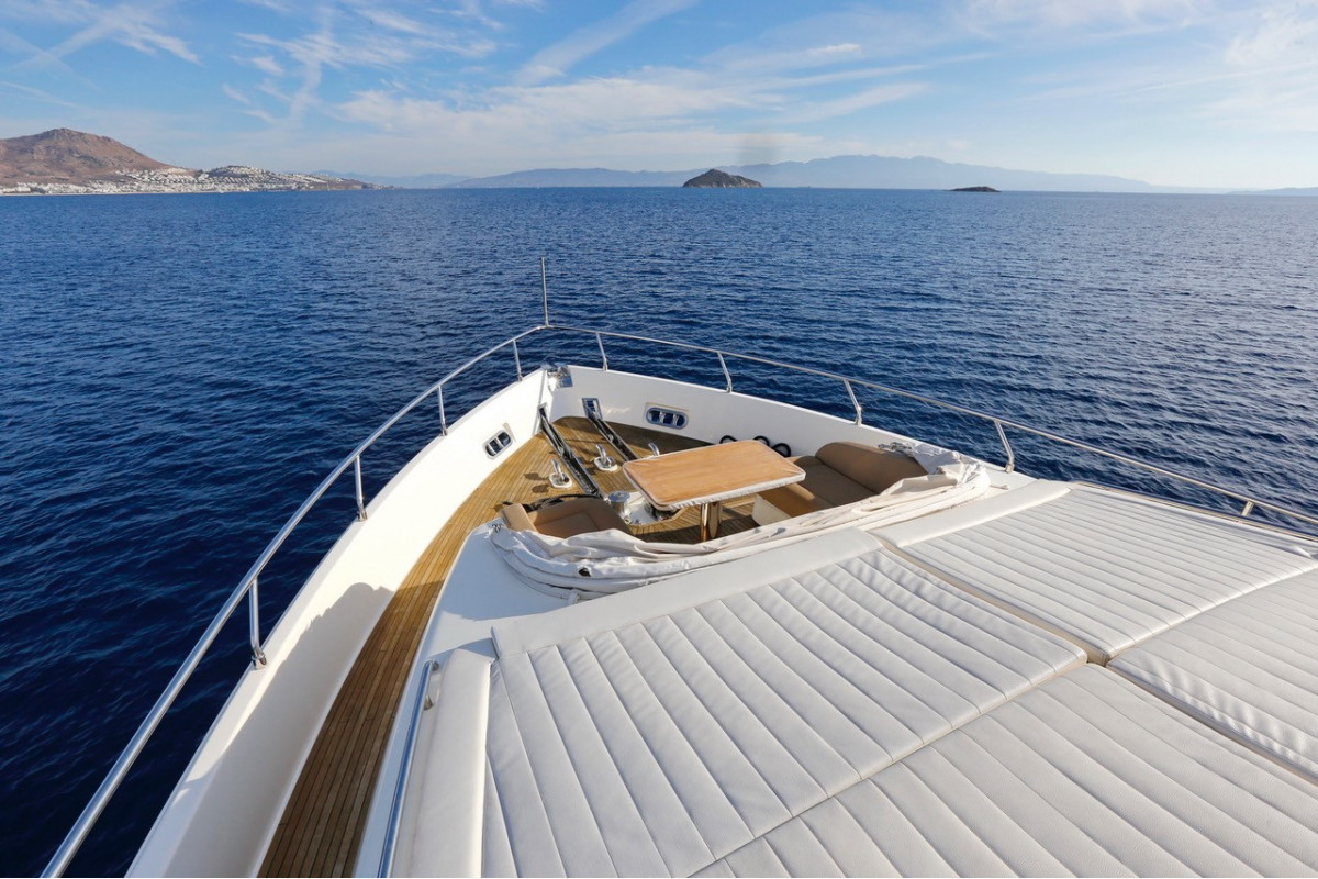 Luxury Yacht for Charter 6