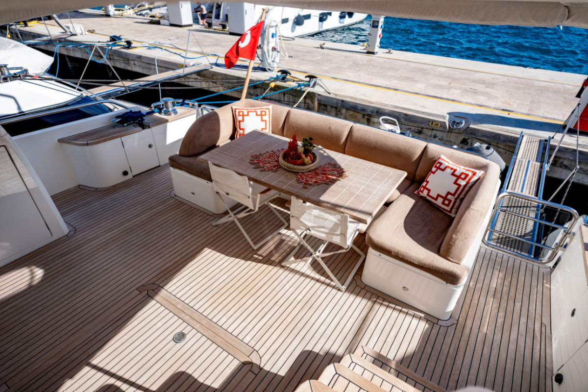 Luxury Yacht for Charter 5