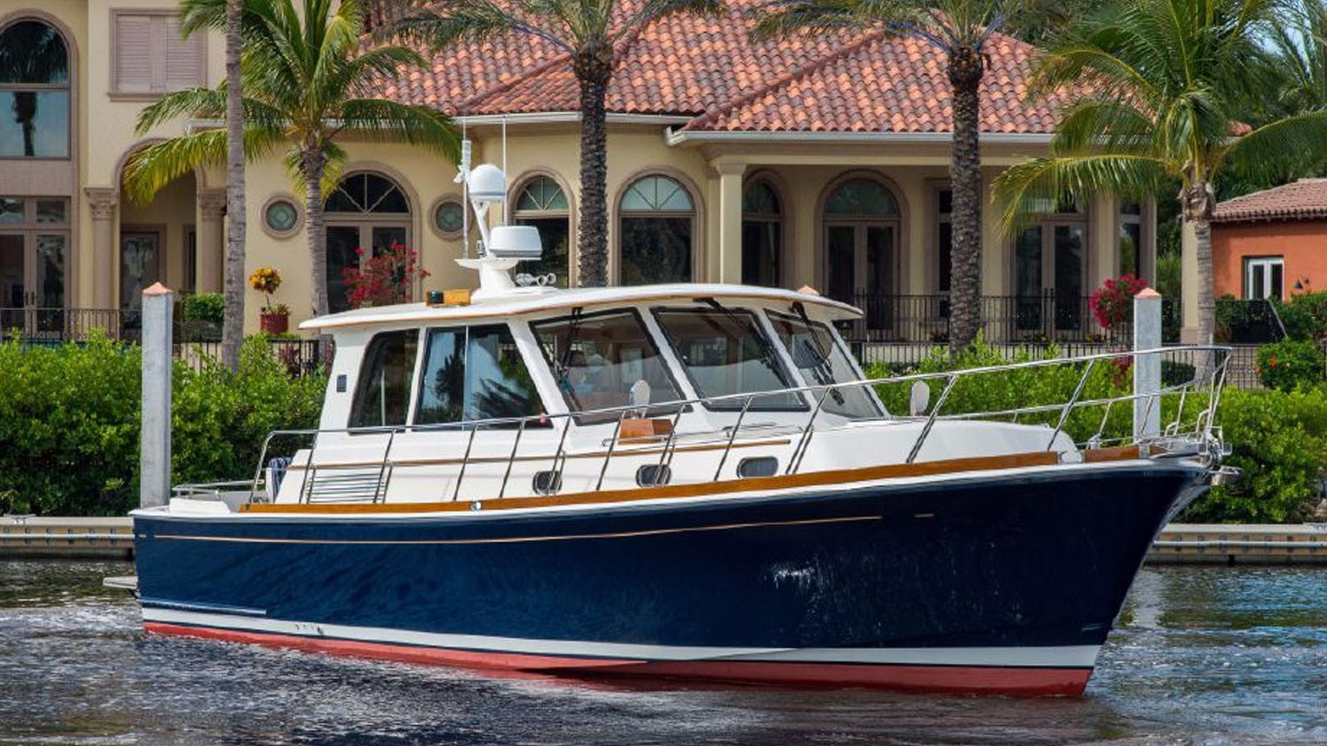 Grand Banks Eastbay 46 SX — 2009