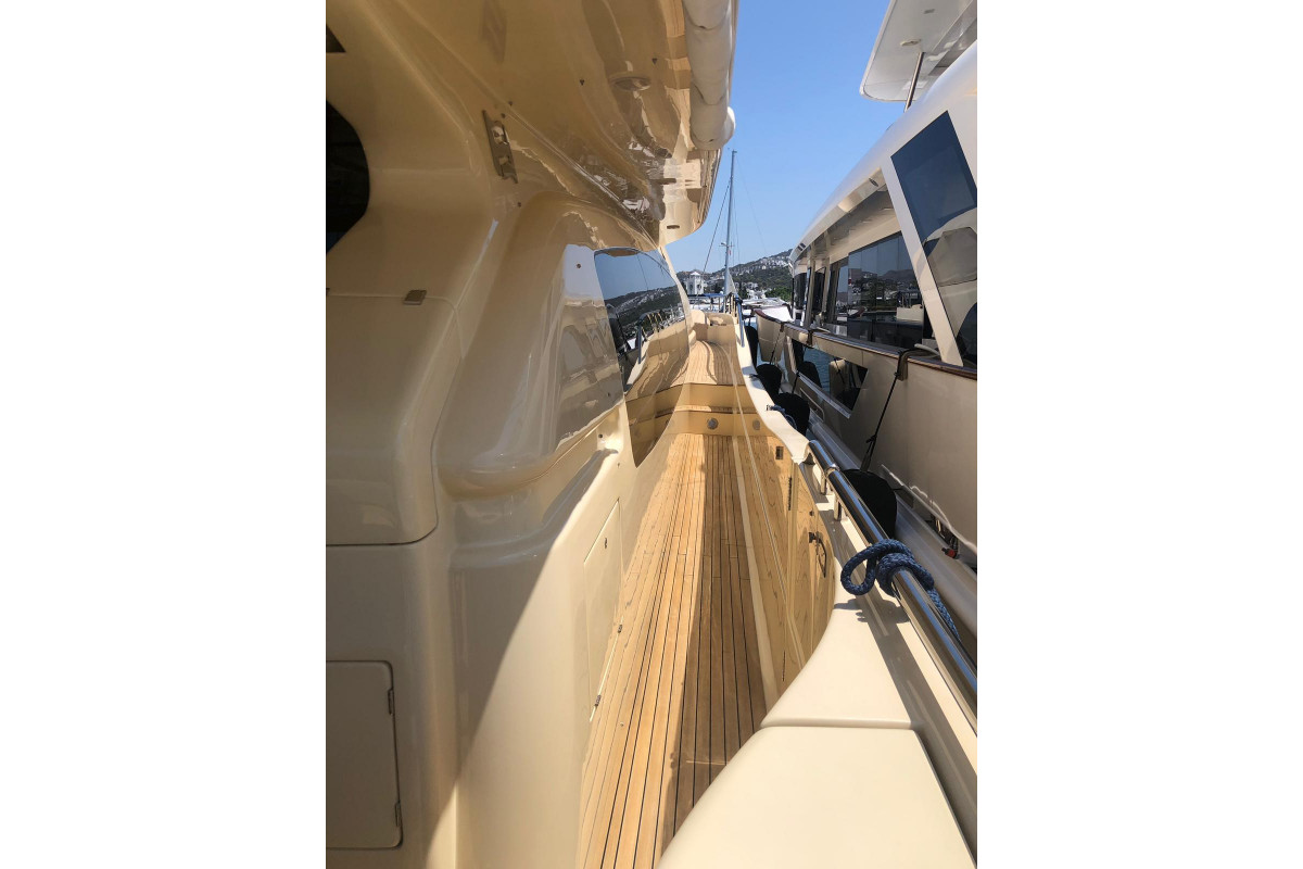 Luxury Yacht for Charter 6