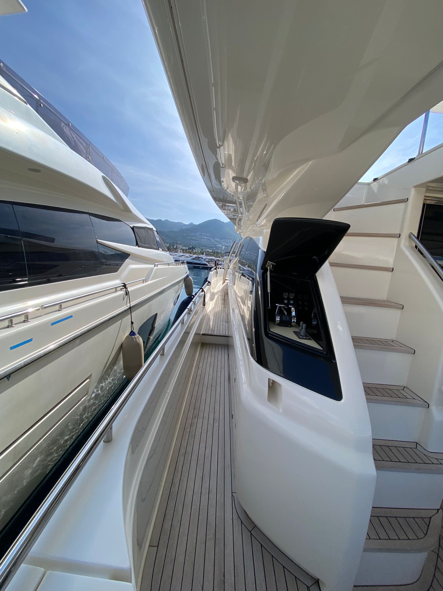 Luxury Yacht for Charter 6