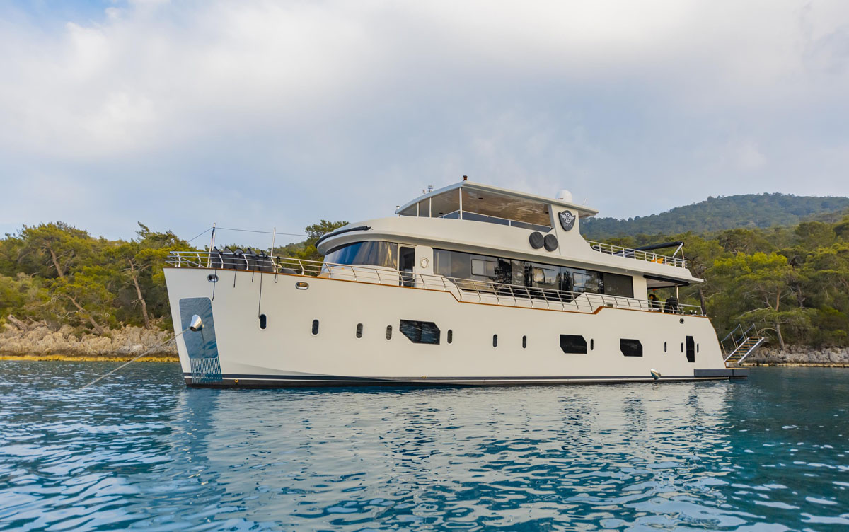 Luxury Trawler Si̇may M for Charter in Gocek 1