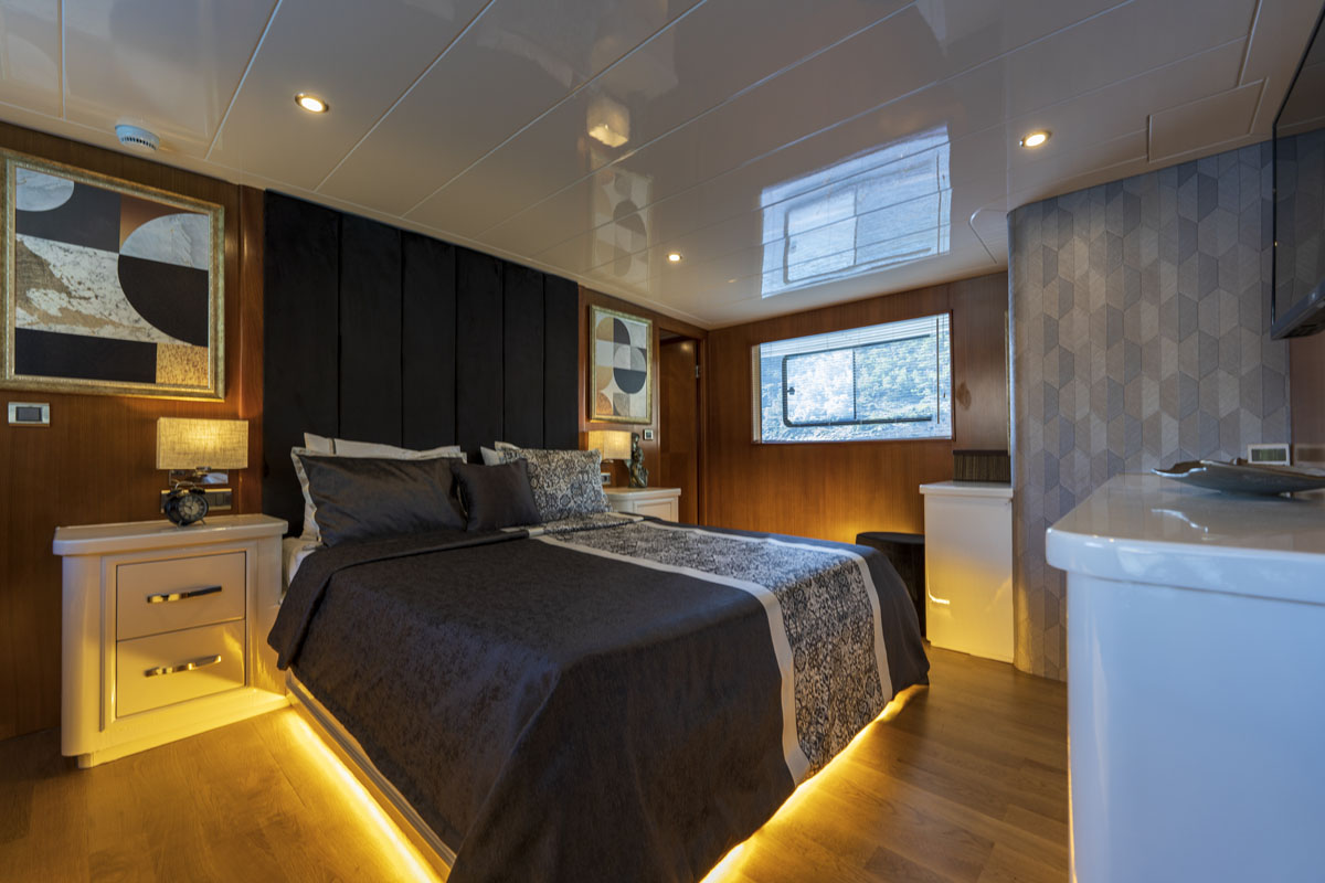 Luxury Trawler Si̇may S for Charter in Gocek 1