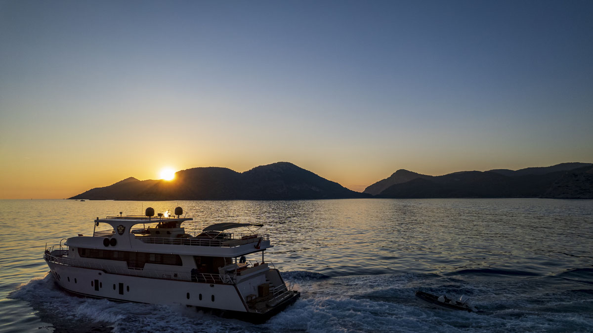 Explore luxury Trawler Si̇may S Luxury charter Trawler Si̇may S in Gocek - Photo 4
