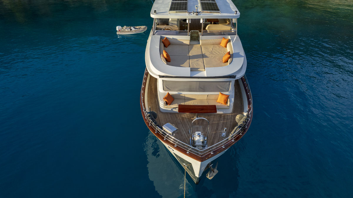 Explore luxury Trawler Si̇may S Luxury charter Trawler Si̇may S in Gocek - Photo 2