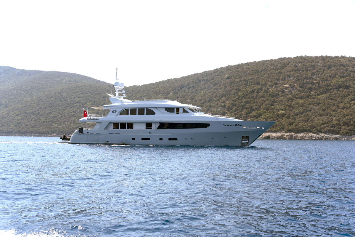 Luxury Motor Yacht Princess Melda for Charter in Bodrum 6