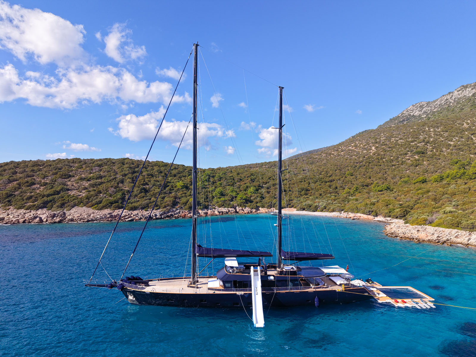 Bodrum kiralık lüks Motorsailer Oguz Khan - Fotoğraf 2