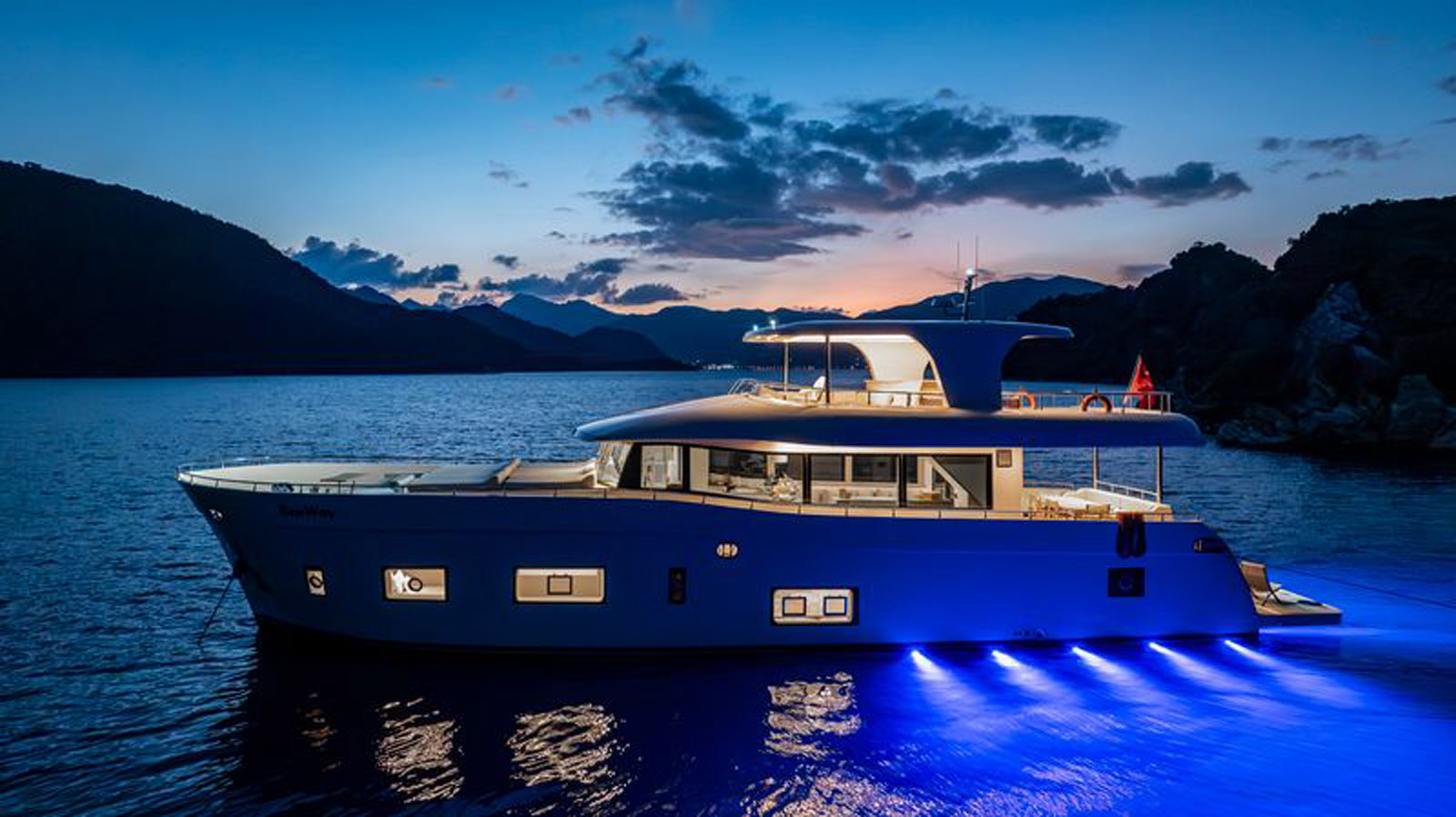Marmaris kiralık lüks Trawler Tanway - Fotoğraf 1
