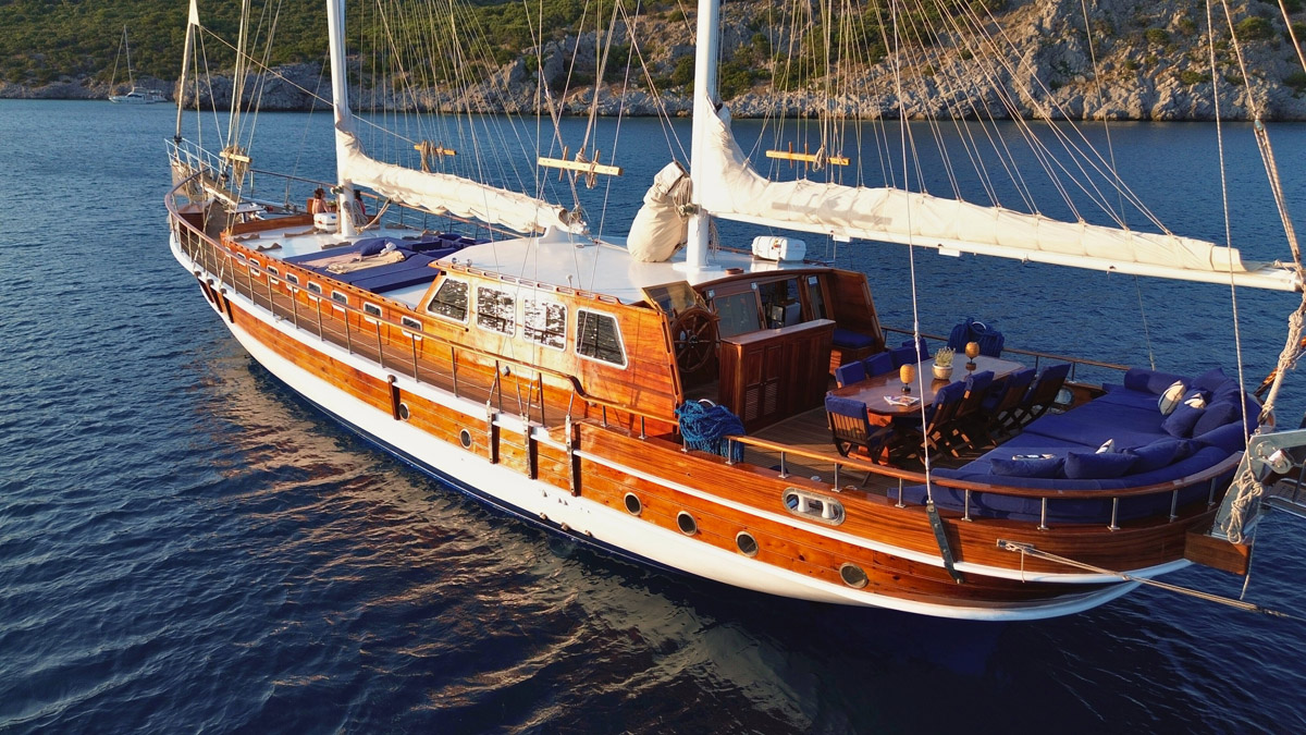 Explore luxury Gulet Salamander Luxury charter Gulet Salamander in Bodrum - Photo 3