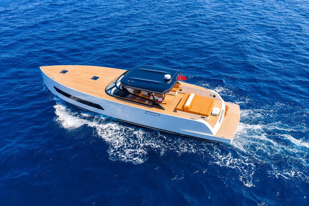 Luxury charter Motor Yacht Phantom in Bodrum - Photo 1