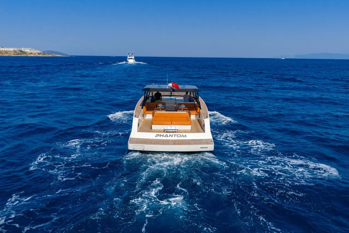 Luxury charter Motor Yacht Phantom in Bodrum - Photo 4
