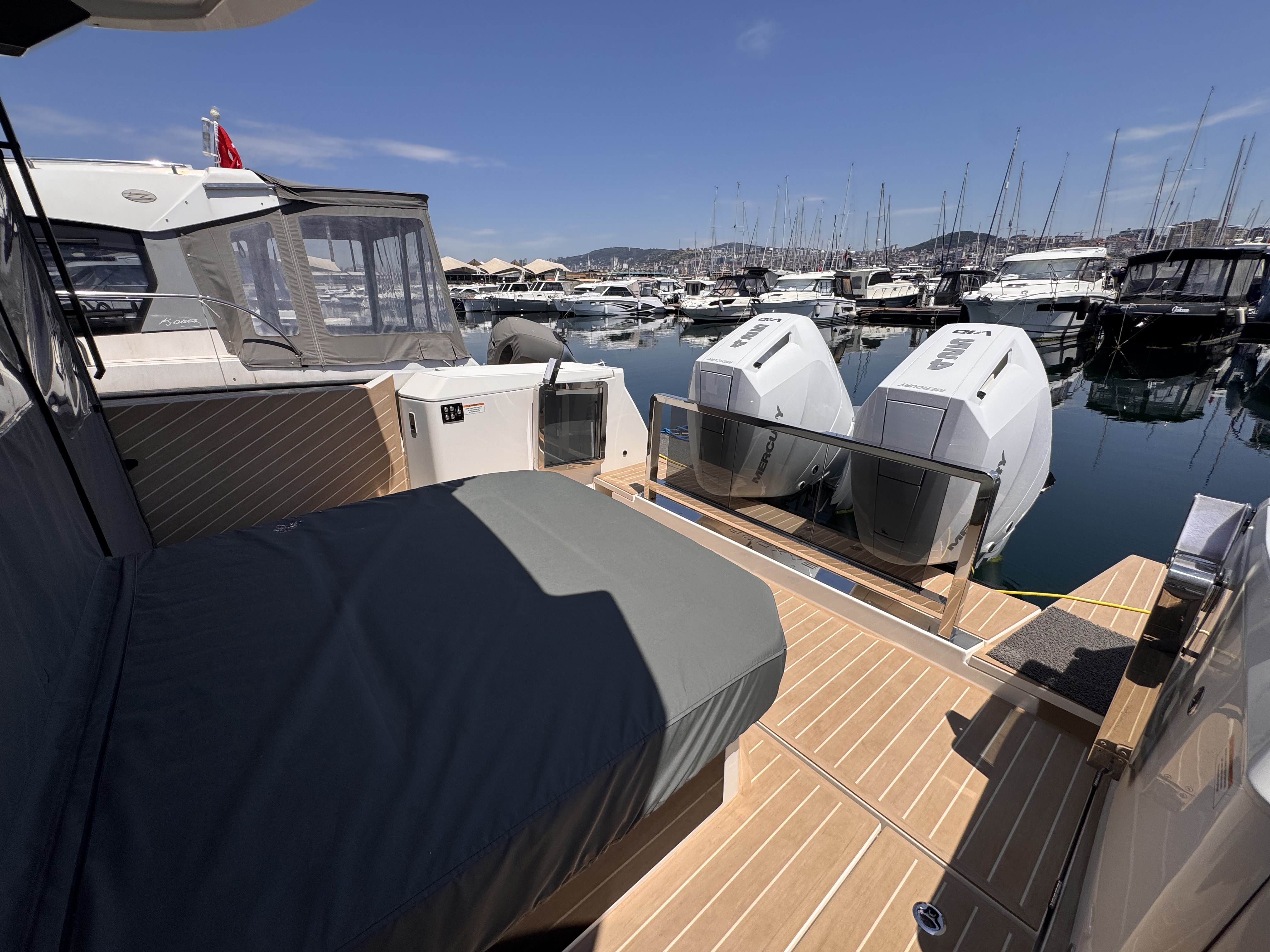 Explore luxury Premium luxury for charter