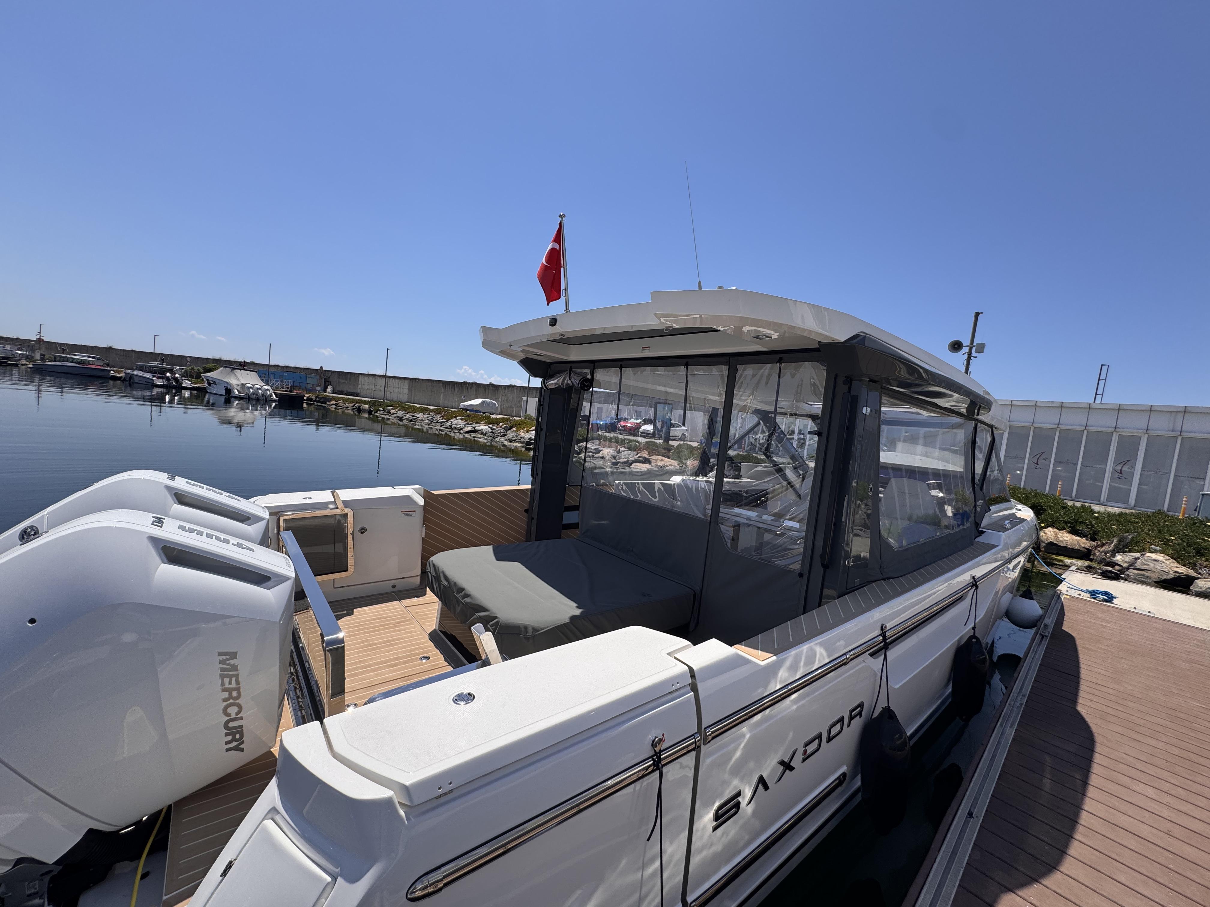 Explore luxury Premium luxury for charter