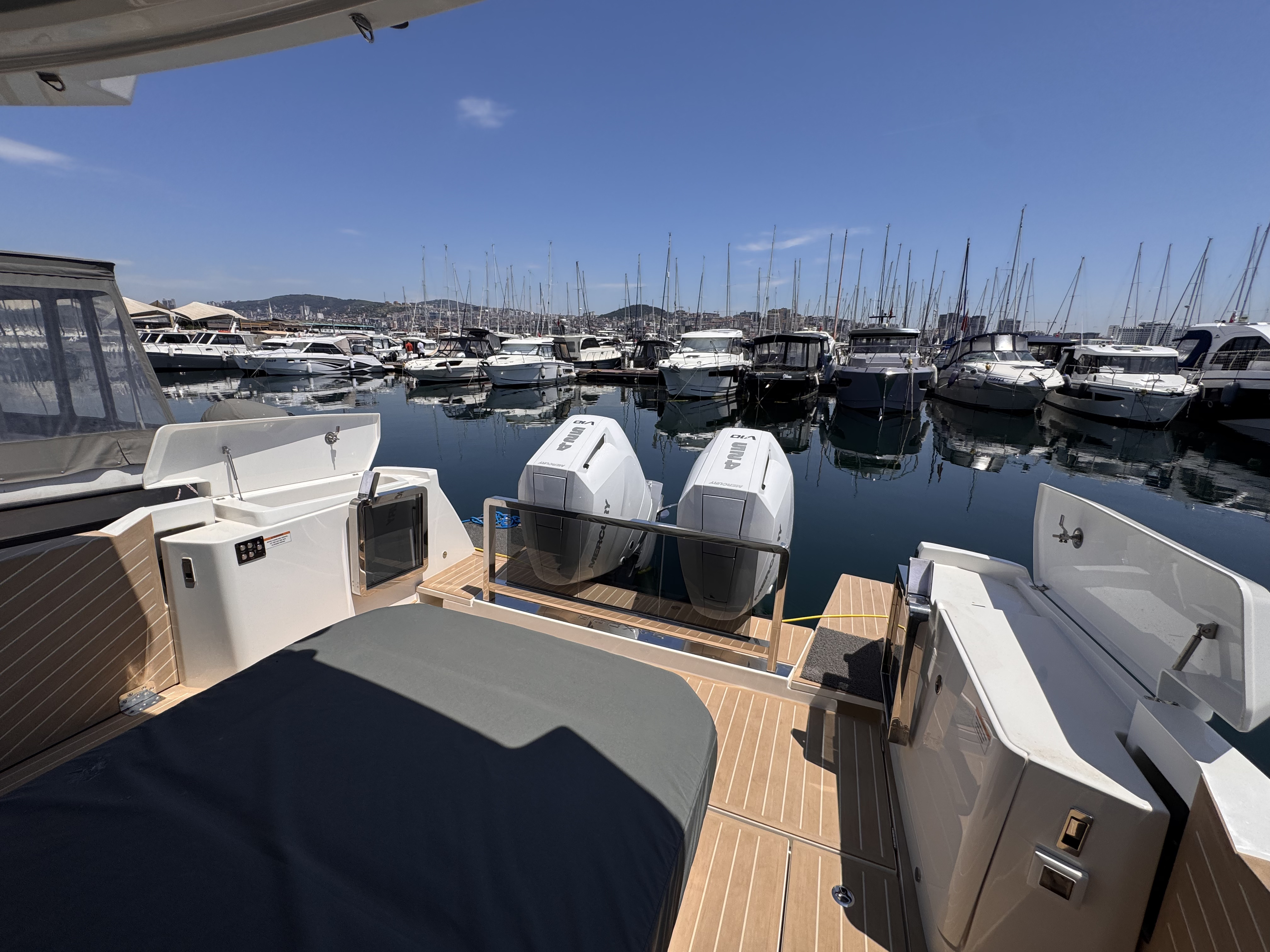 Explore luxury Premium luxury for charter