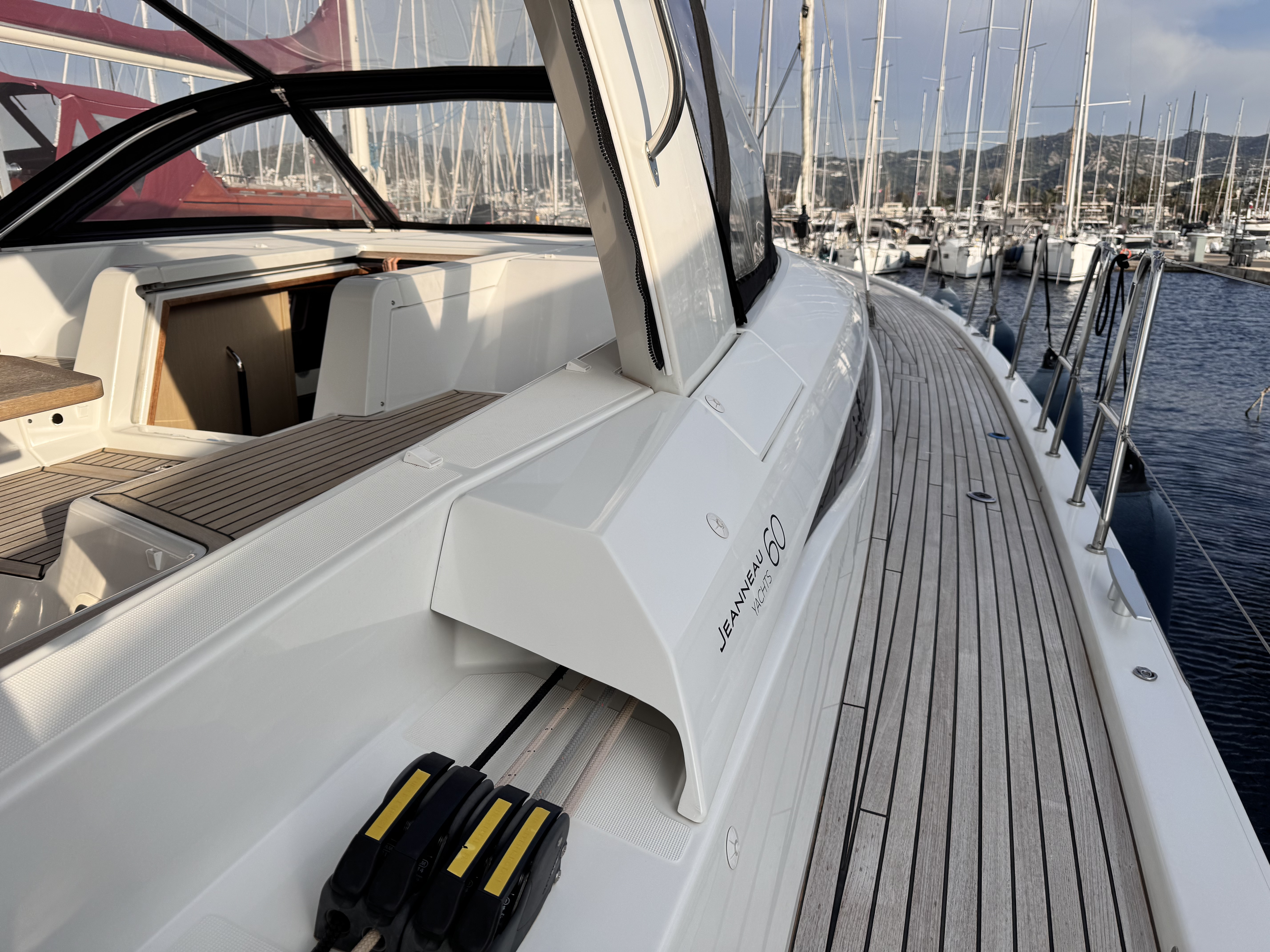 Explore luxury Premium luxury for charter