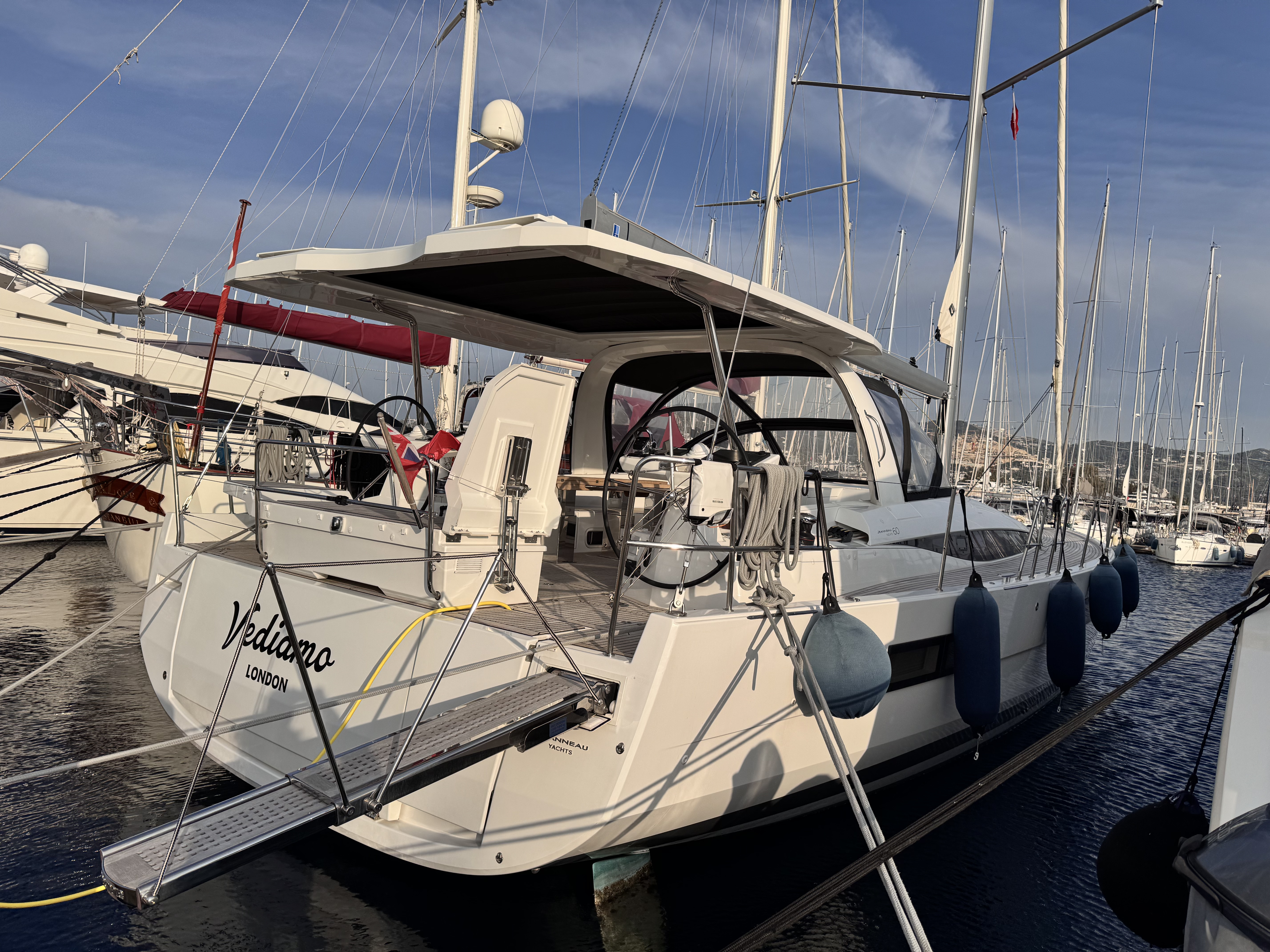 Explore luxury Premium luxury for charter