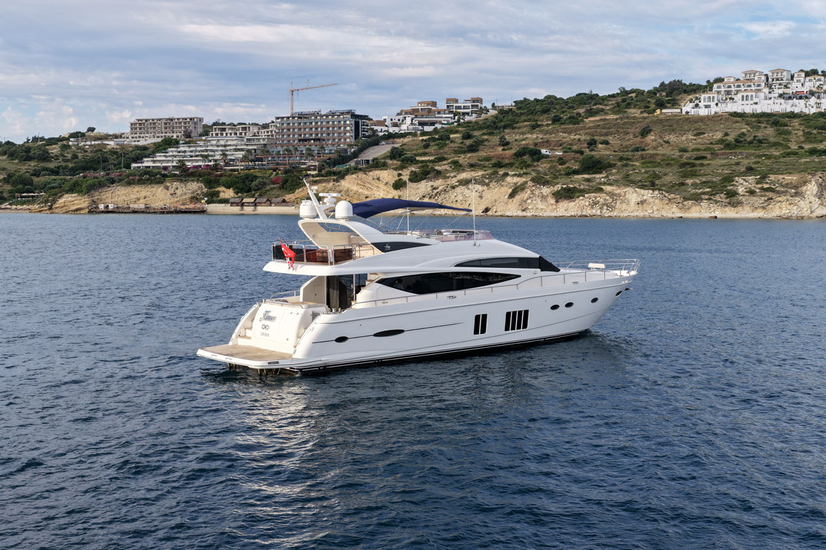 Premium luxury  for charter