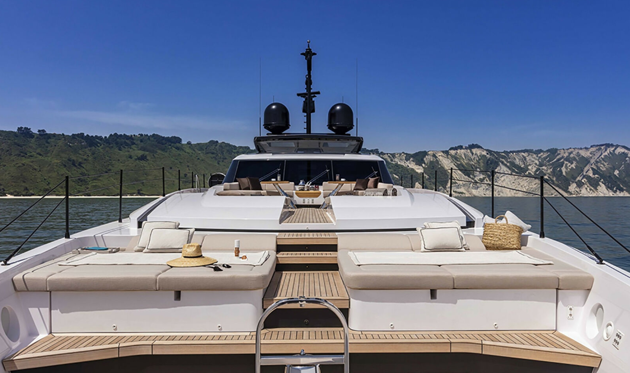 Explore luxury Premium luxury for charter