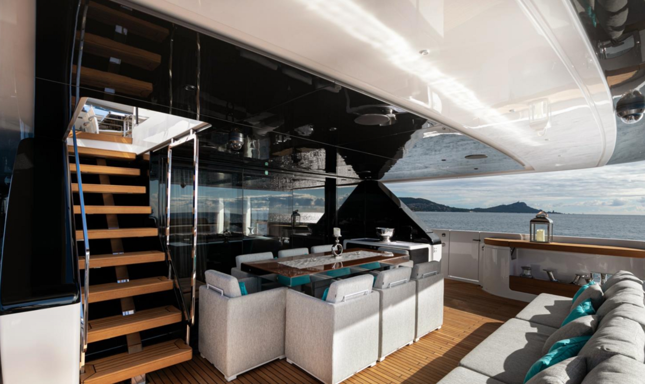 Explore luxury Premium luxury for charter